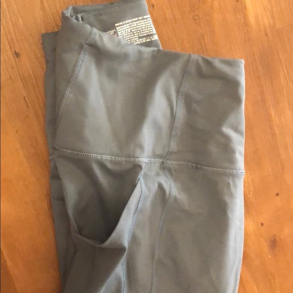 Victoria's Secret Knockout leggings - Picture 3 of 5